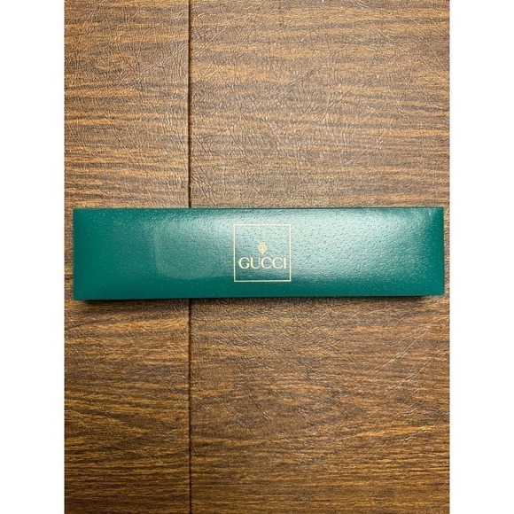 Gucci Women's Croc Embossed Leather Black and Gold Round Watch 4500L with Box - Picture 5 of 11